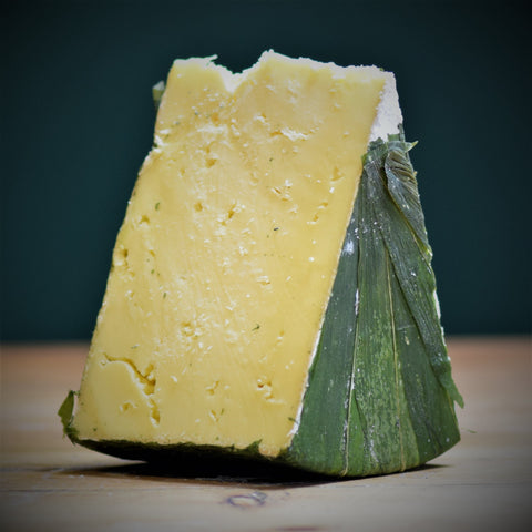 Cornish Yarg Garlic - Hard/Crumbly Cow Milk British Artisan Cheese ...